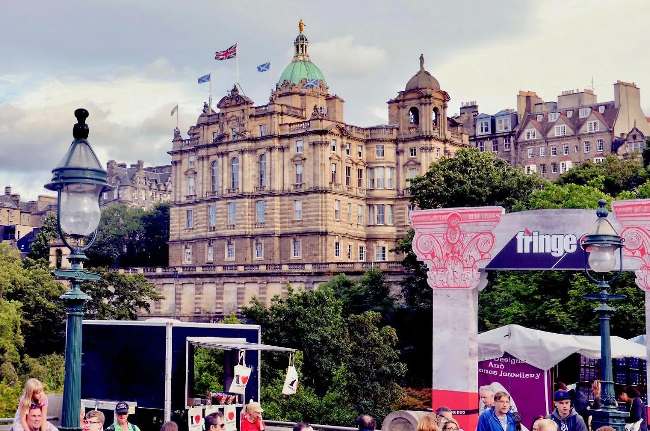 Trendy Urban Retreat In Central Edinburgh City Lägenhet