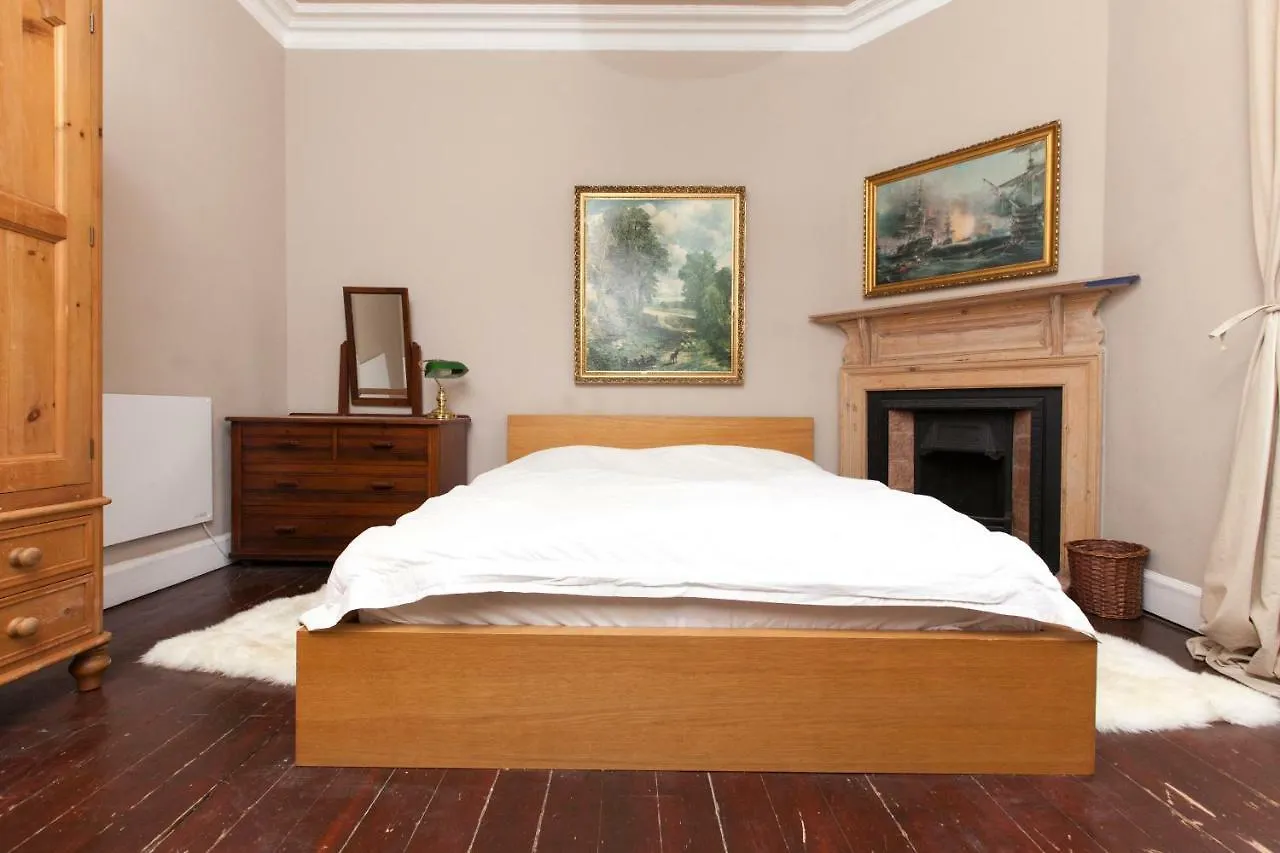 Lägenhet Trendy Urban Retreat In Central Edinburgh City